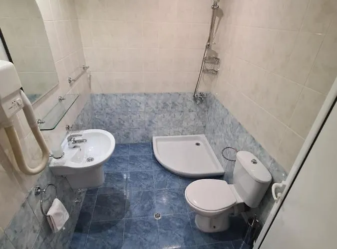 семеен аристо Hotell