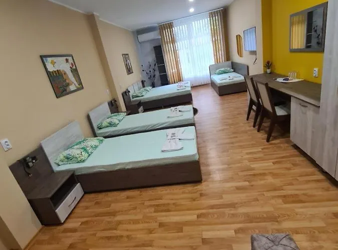 Hotell семеен аристо *